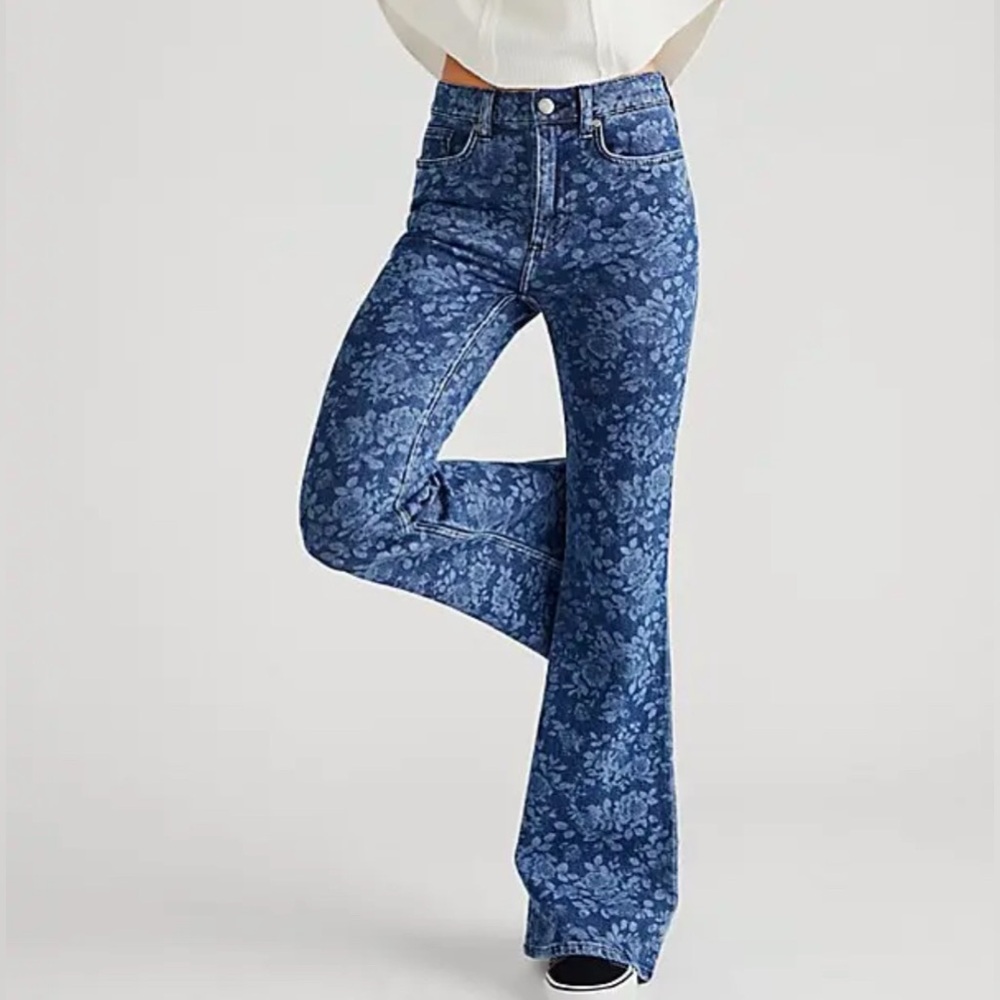 Lee Women's High Rise Blue Floral Jeans